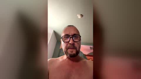 Snapshot of medderick chatting on May 2026 02:51:02 AM medderick online show from May 2026 02:51:02 AM