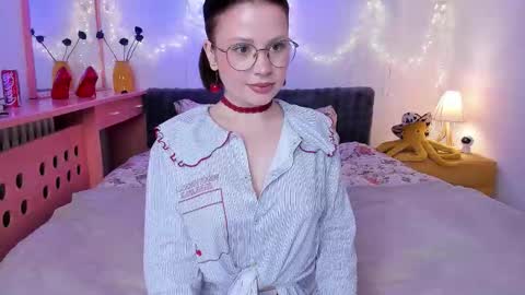 MEDEA  online show from March 2026 07:38:01 AM