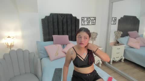 Snapshot of medoly03 chatting on April 2026 11:33:02 AM Melody online show from April 2026 11:33:02 AM