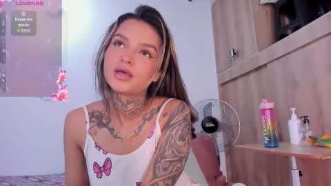 medussa13 online show from November 2025 01:06:01 PM