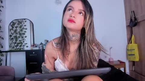 Snapshot of medussa13 chatting on April 2026 12:15:01 PM medussa13 online show from April 2026 12:15:01 PM