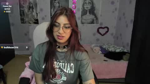 Snapshot of medussa_kat chatting on October 2025 12:43:02 AM Katrina online show from October 2025 12:43:02 AM