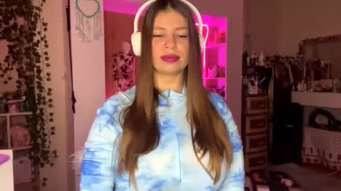 Vlada online show from November 2025 06:14:02 AM