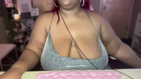 Snapshot of meetsouthernpeach chatting on December 2024 01:25:01 PM Southern Peach online show from December 2024 01:25:01 PM