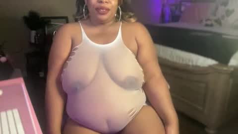 Snapshot of meetsouthernpeach chatting on October 2025 04:05:01 AM Southern Peach online show from October 2025 04:05:01 AM