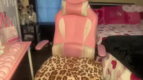 Snapshot of meetsouthernpeach chatting on March 2026 05:52:01 PM Southern Peach online show from March 2026 05:52:01 PM