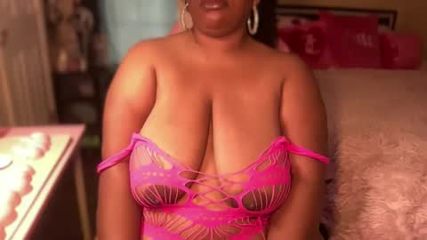 Snapshot of meetsouthernpeach chatting on April 2026 06:23:01 PM Southern Peach online show from April 2026 06:23:01 PM