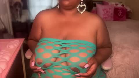 Snapshot of meetsouthernpeach chatting on May 2026 05:41:01 PM Southern Peach online show from May 2026 05:41:01 PM