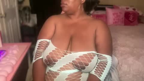 Snapshot of meetsouthernpeach chatting on May 2026 03:35:02 AM Southern Peach online show from May 2026 03:35:02 AM