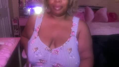 Snapshot of meetsouthernpeach chatting on July 2026 05:03:01 AM Southern Peach online show from July 2026 05:03:01 AM