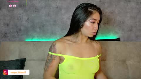 Snapshot of megan_bluee_ chatting on April 2026 11:40:02 PM Megan Bluee online show from April 2026 11:40:02 PM