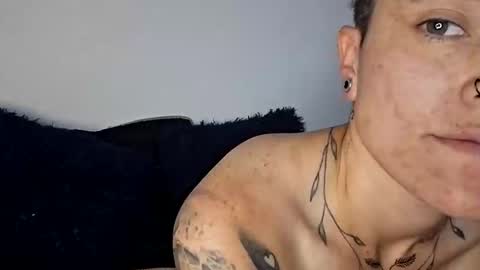 Megan and sophi online show from September 2025 07:41:01 AM