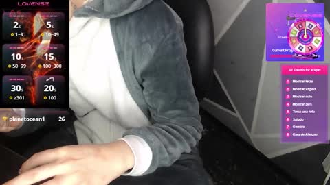 Megan and sophi online show from December 2025 01:29:01 PM