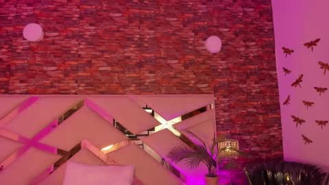     online show from January 2026 01:16:02 PM