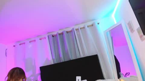 megan do santos online show from September 2025 08:42:01 PM