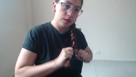 Snapshot of megan_hot_v chatting on April 2026 01:04:01 PM Hi Stream 1430 to 2100pm online show from April 2026 01:04:01 PM