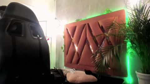 Snapshot of megan_inked_ chatting on January 2025 02:57:01 AM online show from January 2025 02:57:01 AM