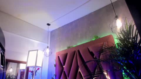 Snapshot of megan_inked_ chatting on January 2025 02:52:01 AM online show from January 2025 02:52:01 AM