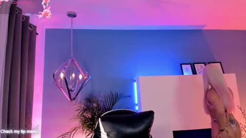 Snapshot of megan_inked_ chatting on September 2025 02:37:02 AM online show from September 2025 02:37:02 AM