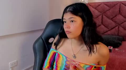 Snapshot of megan_love5_ chatting on April 2026 09:35:01 PM Megan Love online show from April 2026 09:35:01 PM