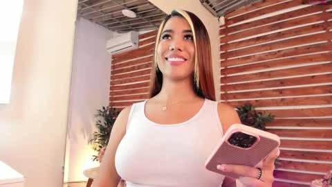 Snapshot of megan_raiin chatting on March 2025 05:40:02 AM megan_raiin online show from March 2025 05:40:02 AM