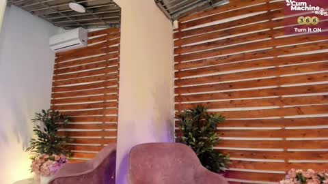 Snapshot of megan_raiin chatting on March 2025 08:40:02 AM megan_raiin online show from March 2025 08:40:02 AM