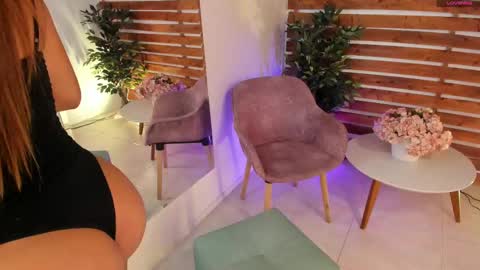 Snapshot of megan_raiin chatting on March 2025 06:18:02 AM megan_raiin online show from March 2025 06:18:02 AM