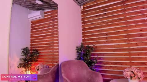 Snapshot of megan_raiin chatting on December 2025 07:36:01 AM megan_raiin online show from December 2025 07:36:01 AM