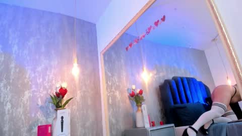 Isis ariany  online show from November 2025 01:43:01 PM