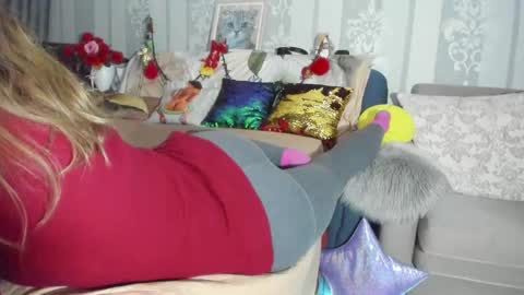 Nicki--------- Welcome to my Room online show from February 2025 06:48:02 PM