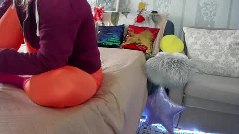 Nicki--------- Welcome to my Room online show from February 2025 07:56:01 AM