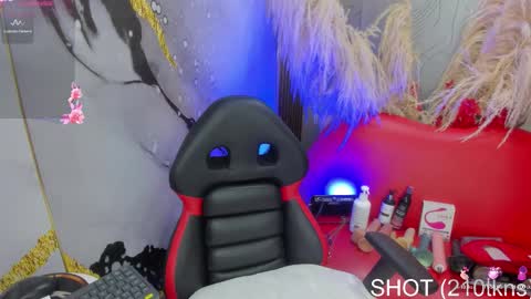 Snapshot of megann__up chatting on October 2025 09:02:01 PM Megan  online show from October 2025 09:02:01 PM