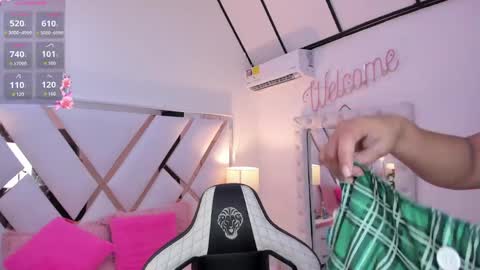 Snapshot of megann__up chatting on April 2026 08:53:01 PM Megan online show from April 2026 08:53:01 PM