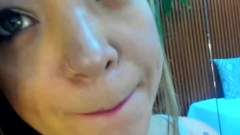 Megan online show from December 2025 01:05:01 PM