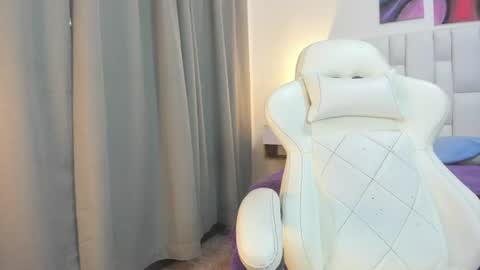 Megan Queen online show from July 2026 12:33:02 PM
