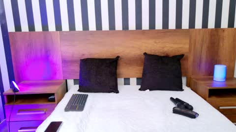 Megan  online show from September 2025 10:06:02 AM