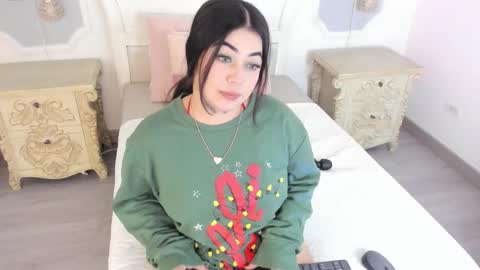 Snapshot of meganstar__ chatting on November 2025 12:04:01 PM Megan online show from November 2025 12:04:01 PM