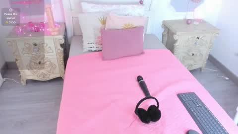 Snapshot of meganstar__ chatting on November 2025 11:54:02 AM Megan online show from November 2025 11:54:02 AM