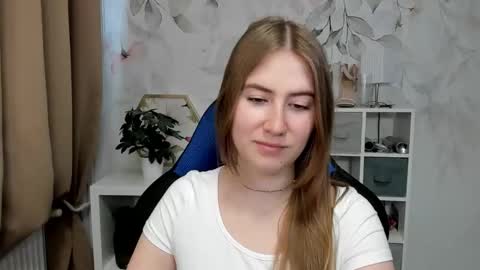 Snapshot of meganx_candy chatting on May 2026 05:46:02 AM Megan online show from May 2026 05:46:02 AM