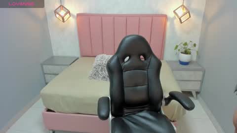 M E G A N  online show from October 2025 12:46:01 PM