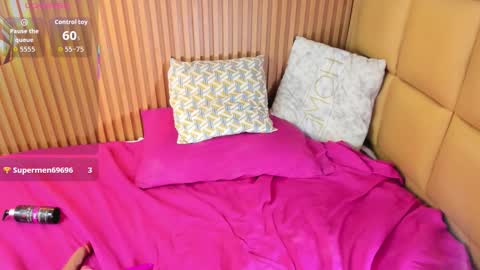 M E G A N  online show from October 2025 12:43:02 AM