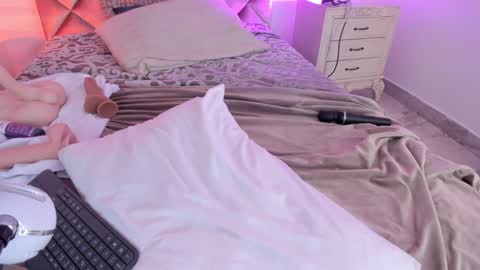 M E G A R A online show from December 2024 07:20:02 AM