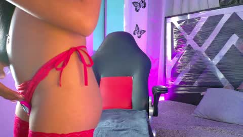 Snapshot of meggan_07 chatting on April 2026 08:37:01 PM meggan online show from April 2026 08:37:01 PM