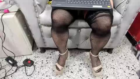 meggancurvy online show from December 2025 01:34:02 AM