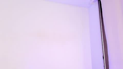 Snapshot of meghanallen_ chatting on April 2026 09:39:33 PM meghanallen_ online show from April 2026 09:39:33 PM