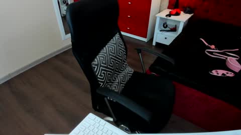 Miss Meghan or MM    online show from February 2025 11:44:02 AM