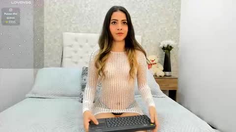 Snapshot of meghansamuels chatting on October 2025 05:42:01 PM meghansamuels online show from October 2025 05:42:01 PM
