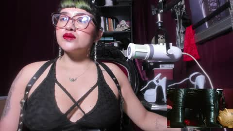 Snapshot of megoddessara chatting on March 2026 09:14:02 PM Goddess Sara online show from March 2026 09:14:02 PM