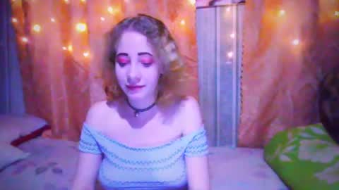 Snapshot of mel_mellie chatting on December 2024 10:45:02 PM Mel Mellie online show from December 2024 10:45:02 PM