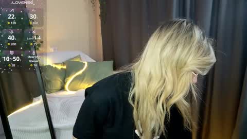 Snapshot of mel_nelson chatting on March 2026 11:59:02 AM Mel online show from March 2026 11:59:02 AM